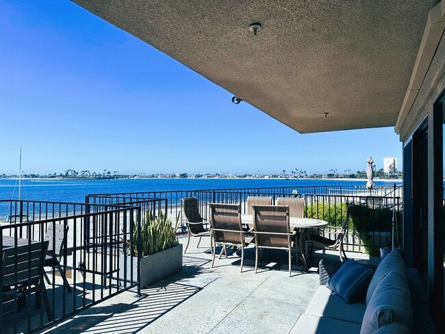 property at 1235 Parker Pl