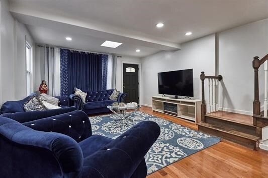 718 Avenue A in Bayonne, NJ - Foto de edificio - Building Photo