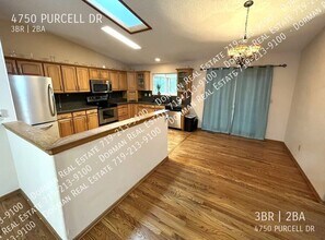 4750 Purcell Dr in Colorado Springs, CO - Foto de edificio - Building Photo