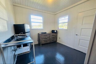 8010 SE US Hwy 301 in Hawthorne, FL - Building Photo