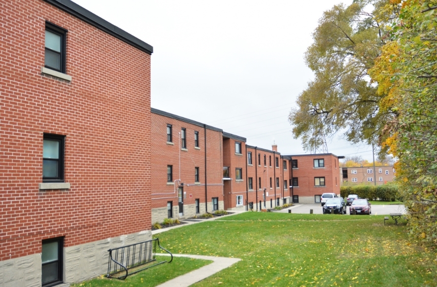 Highmont Apartments in Kitchener, ON - Building Photo