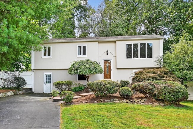 property at 731 Manette Ln