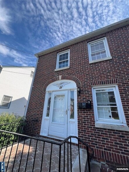 property at 493 Beverly Rd