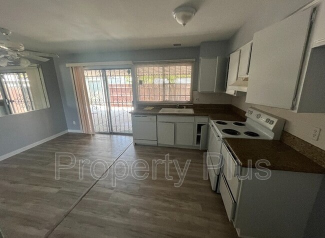 4701 N 26th Ln in Phoenix, AZ - Building Photo - Building Photo