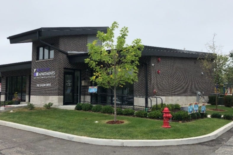 Enclave Apartments of Hoffman Estates in Hoffman Estates, IL - Building Photo