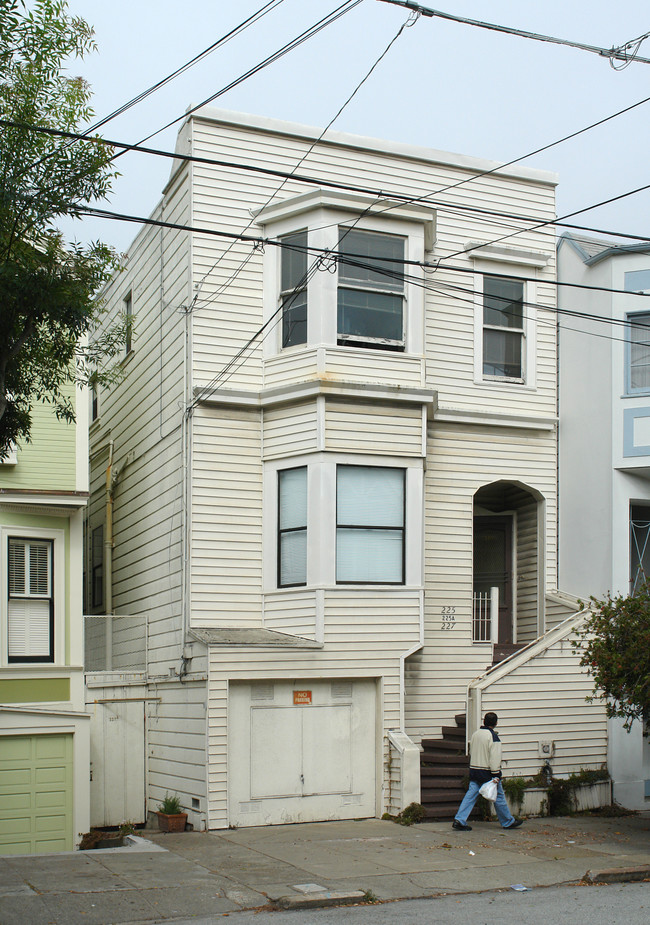 225-227 9th Ave in San Francisco, CA - Foto de edificio - Building Photo