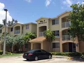 13800 NE 3rd Ct in North Miami, FL - Building Photo