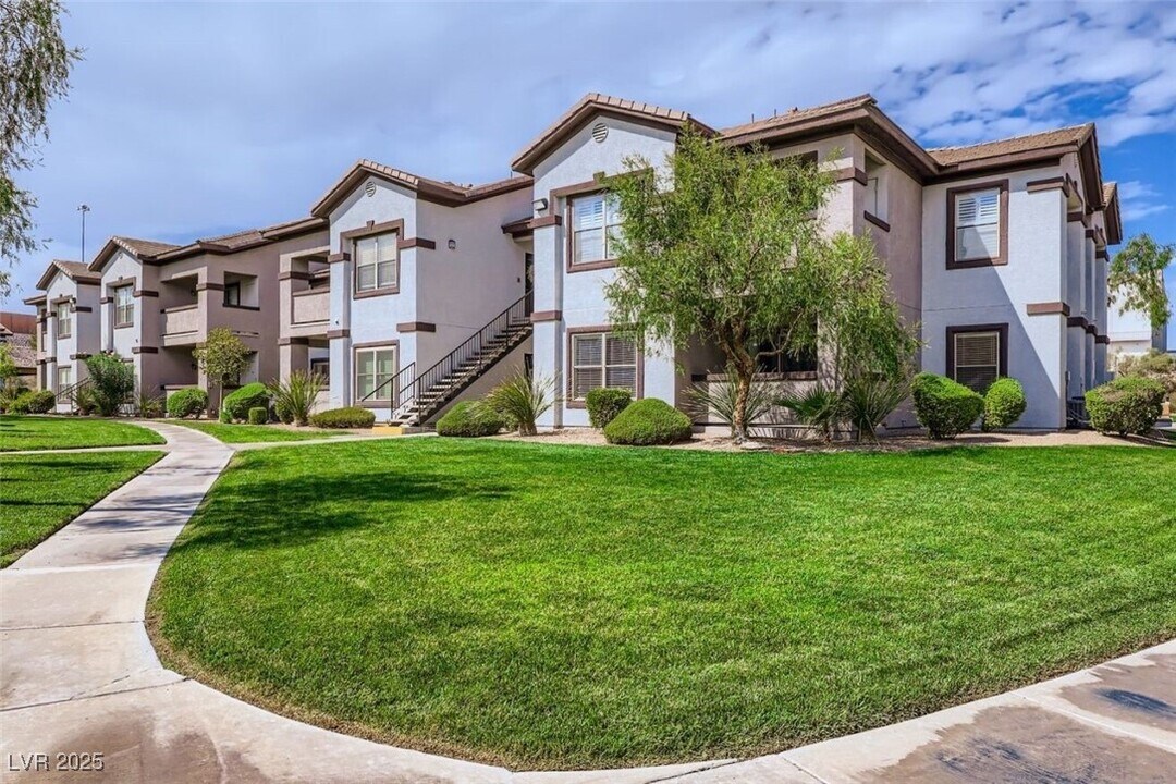 45 Maleena Mesa St in Henderson, NV - Building Photo