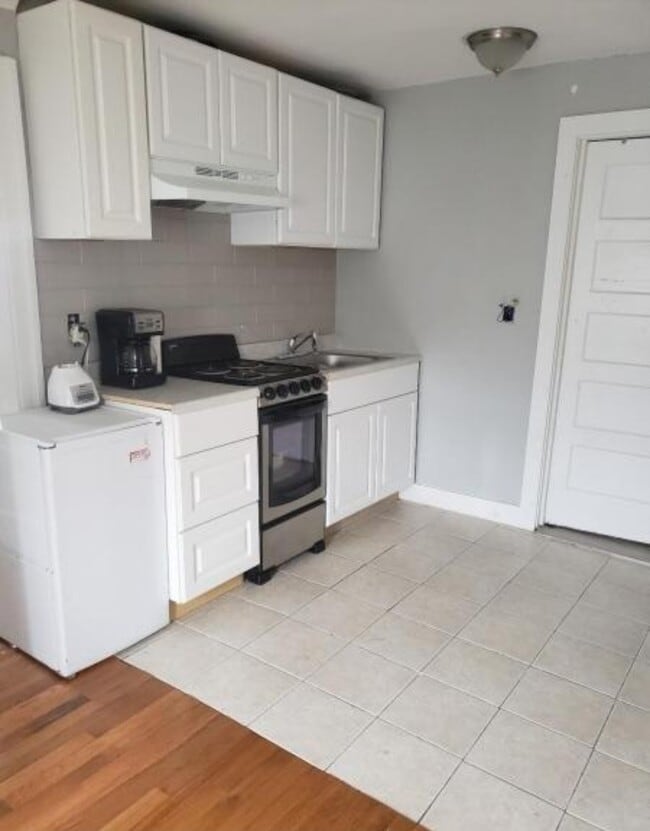 474 E 18th St, Unit 474 in Paterson, NJ - Building Photo - Building Photo