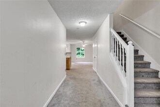 6300 Hickory Ln Cir in Union City, GA - Building Photo - Building Photo