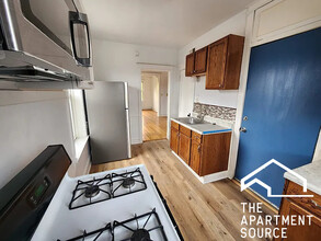 2055 N Albany Ave in Chicago, IL - Building Photo - Building Photo