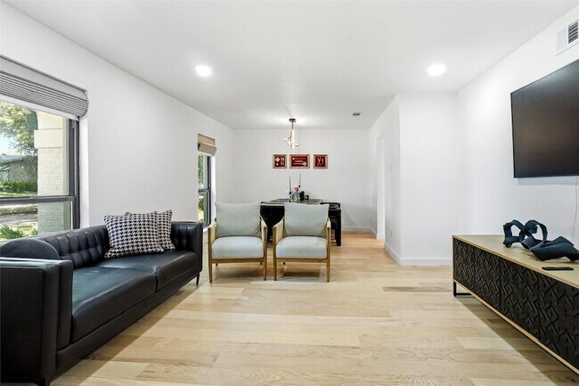 1820 Castille Dr in Carrollton, TX - Building Photo - Building Photo