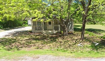 9910 Dalrock Rd in Rowlett, TX - Building Photo