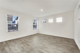 1133 Scarlet Sparrow St in Henderson, NV - Building Photo - Building Photo