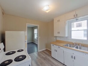 1842 N Minneapolis Ave in Wichita, KS - Building Photo - Building Photo