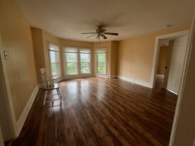 19 Oakwood Ave in Lancaster, NY - Building Photo