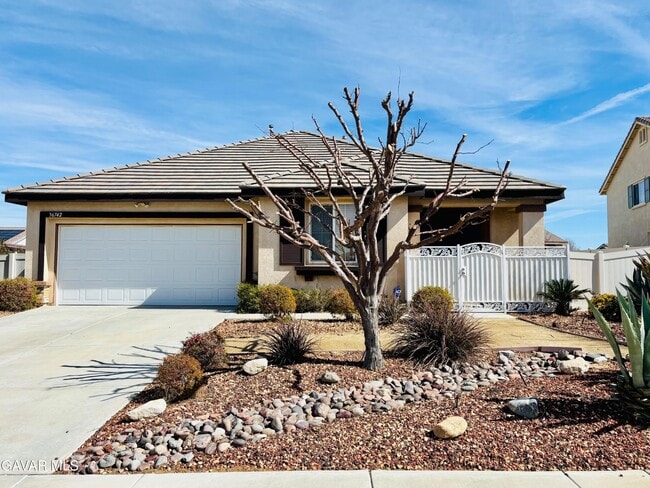 36742 37th St E in Palmdale, CA - Building Photo - Building Photo