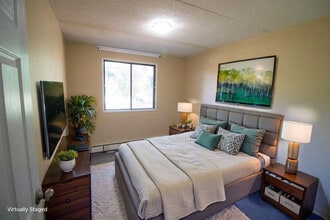 Cambridge House in Lethbridge, AB - Building Photo - Building Photo