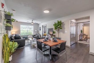 The Social Blue in Murfreesboro, TN - Foto de edificio - Interior Photo