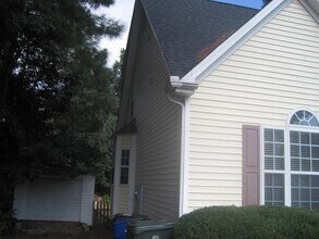 3205 Sedgefield Pines Ln in Raleigh, NC - Building Photo - Building Photo