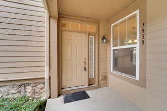 1838 Crenshaw Cir in Vernon Hills, IL - Foto de edificio - Building Photo