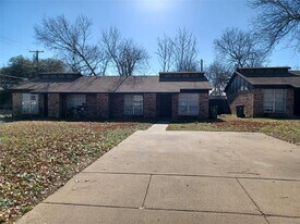 502 Dipert Ct in Arlington, TX - Building Photo