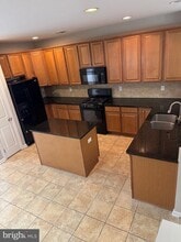 420 Aura Rd in Glassboro, NJ - Building Photo - Building Photo