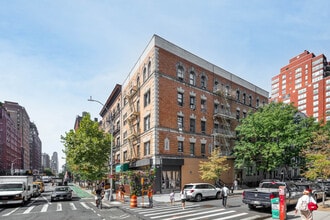 420-428 Amsterdam Ave in New York, NY - Building Photo - Building Photo