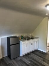 3645 E 146th St in Cleveland, OH - Building Photo - Building Photo