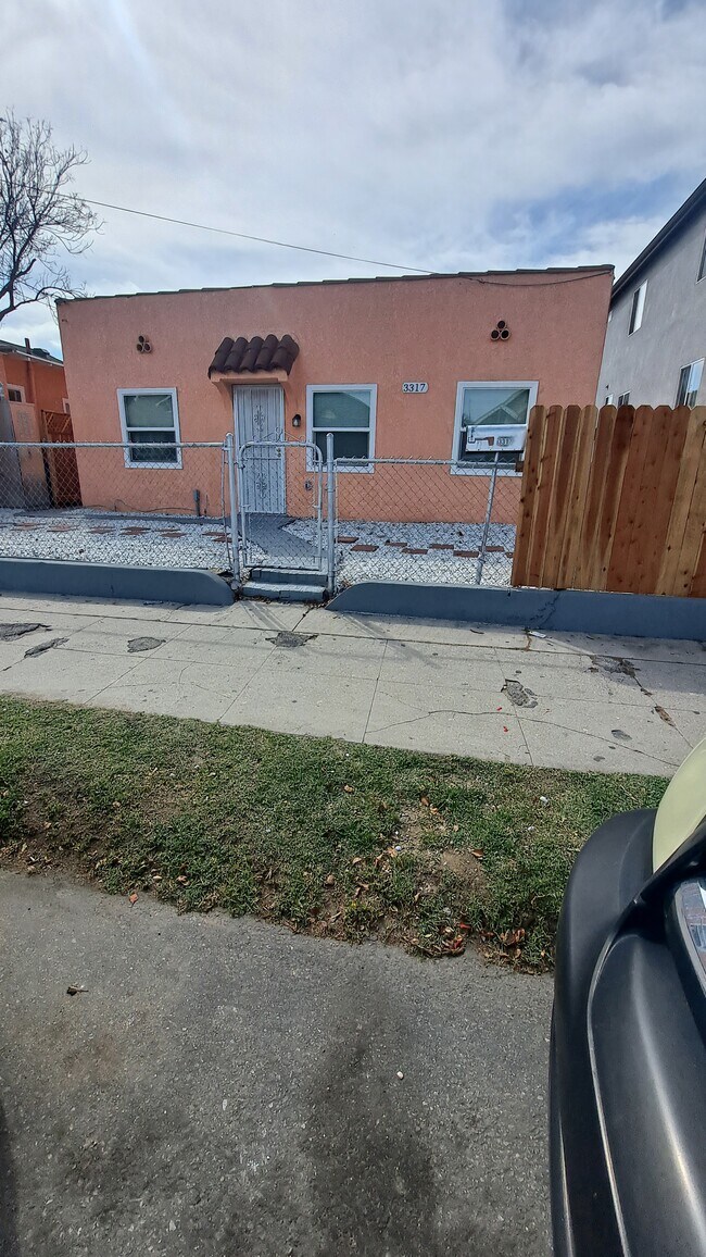 3317 Morgan Ave, Unit 3317 Morgan in Los Angeles, CA - Building Photo - Building Photo