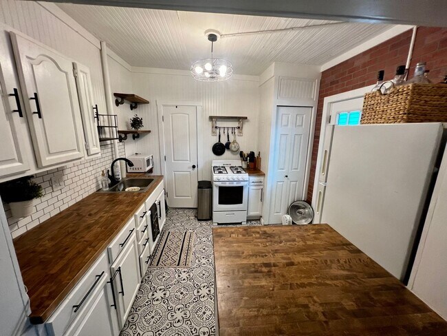 961 Osage Ave in Manitou Springs, CO - Building Photo - Building Photo