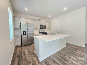 3854 Rosewood Dr in Mount Holly, NC - Building Photo - Building Photo