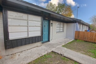 1613 Northwood St in Houston, TX - Building Photo