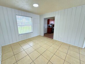 15410 NW 32 Ct in Miami Gardens, FL - Building Photo - Building Photo