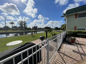 200 Valley Stream Dr, Unit 39 in Naples, FL - Building Photo - Building Photo