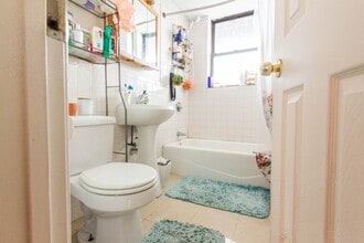 33 Egremont Rd, Unit 1 in Boston, MA - Foto de edificio - Building Photo