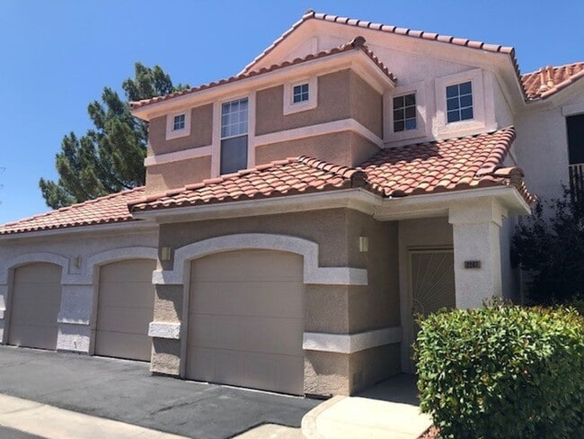 property at 8555 W Russell Rd