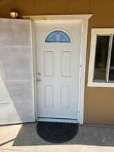 1310 Los Robles Blvd, Unit C in Sacramento, CA - Building Photo - Building Photo