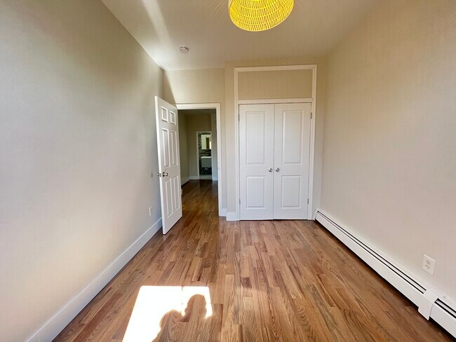 114 W 7th St in Bayonne, NJ - Building Photo - Building Photo