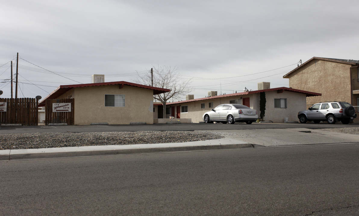 The Diplomat Apartments in Barstow, CA - Building Photo