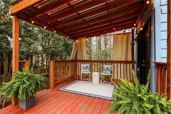 1350 Overlook Cove SE in Smyrna, GA - Building Photo - Building Photo