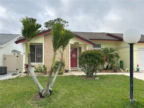 5560 Longleaf Dr in North Fort Myers, FL - Building Photo - Building Photo