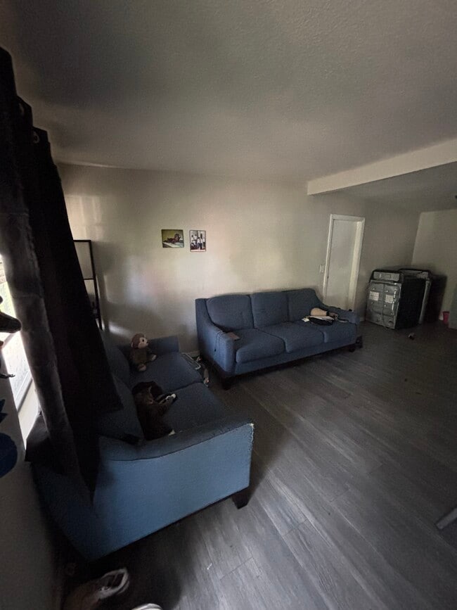 property at 2222 E Cayuga St