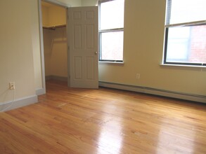 6 Dorr St, Unit 1 in Boston, MA - Foto de edificio - Building Photo