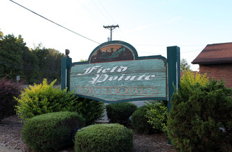 Field Pointe Townhomes in Newark, OH - Building Photo - Building Photo