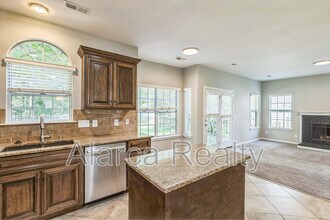 9307 Hanworth Trace Dr in Charlotte, NC - Building Photo - Building Photo