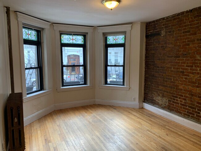 63 Burbank St photo'