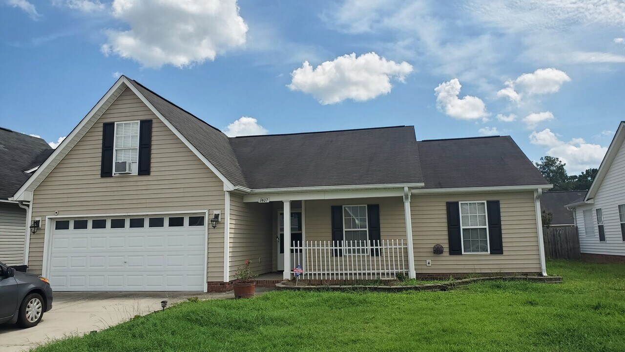 1407 Oldstead Dr in Fayetteville, NC - Building Photo