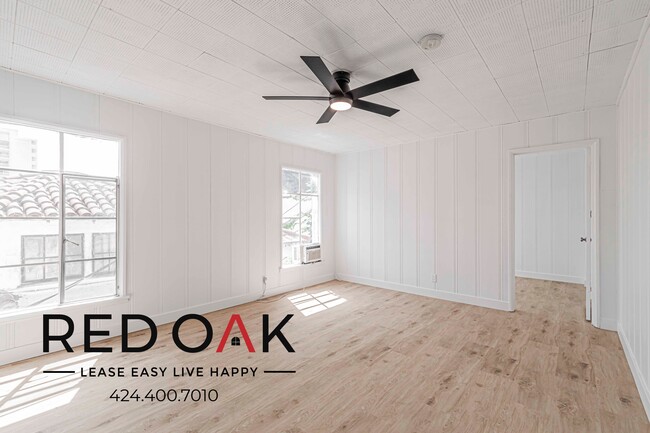 property at 1111 N Doheny Dr