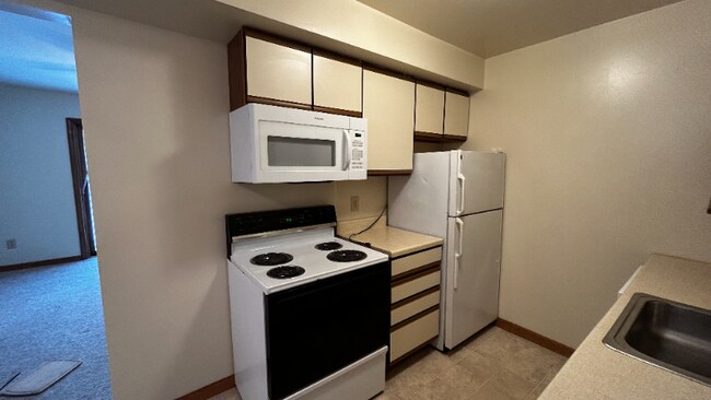 916 Kings Rd in Schenectady, NY - Foto de edificio - Building Photo